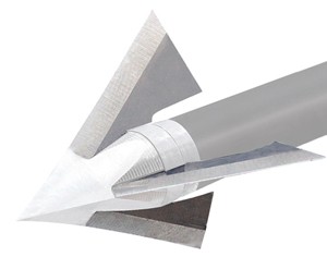 Broadhead arrow tip for hunting and archery