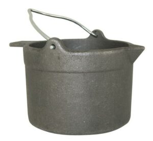 Cast iron pot with spout and handle