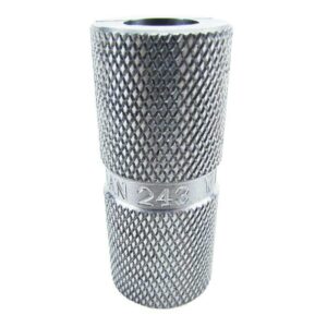 Steel knurled pipe fitting connector