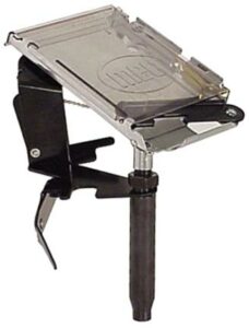 Portable grill turner clamp with adjustable handle