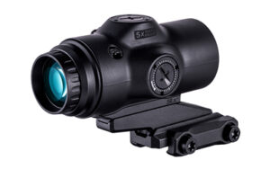 Tactical rifle scope with adjustable mount