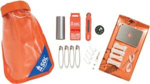 ARB SOL SCOUT SURVIVAL KIT W/ - DRY BAG MIRRORSPARKER & MORE