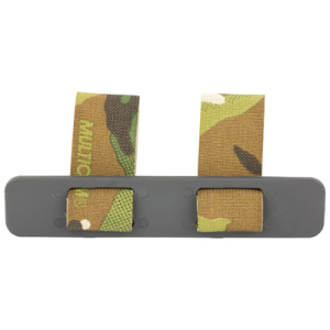 Camouflage waist belt with buckle loops.